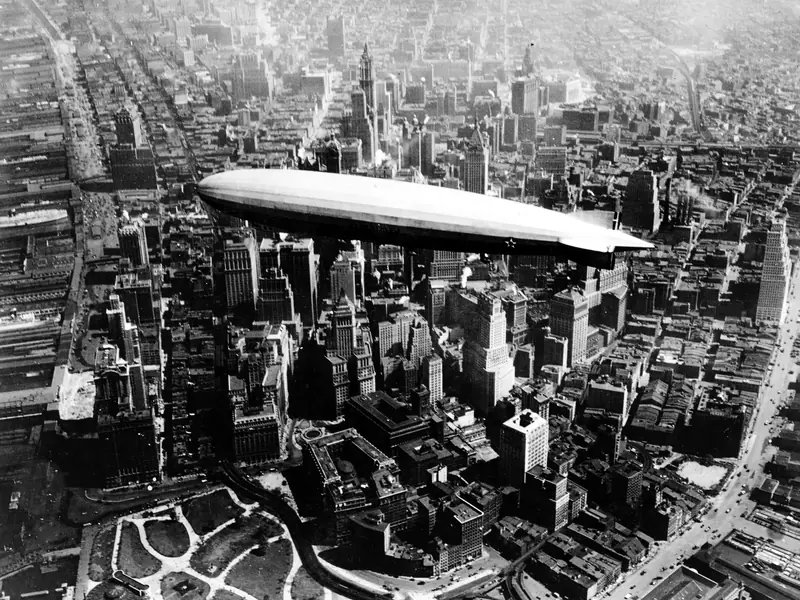 The airship USS Los Angeles over lower Manhattan
